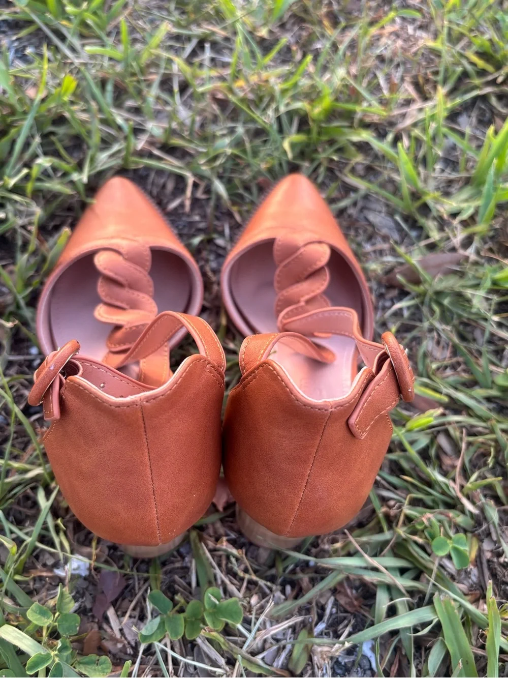Coutgo Braided Strap Pointed Slingback Heels in Tan size 7 Excellent condition